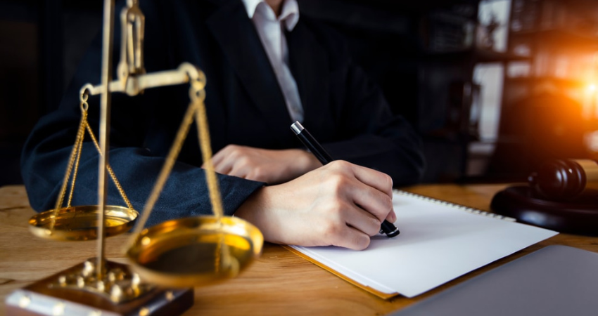 How Do Criminal Lawyers in Dubai Handle Appeals and Case Reviews?