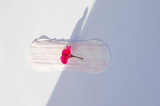 How to Choose Safe and Skin-Friendly Sanitary Pads for Women